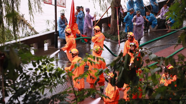 出行提示_強(qiáng)降雨天氣安全出行_暴雨預(yù)警信號