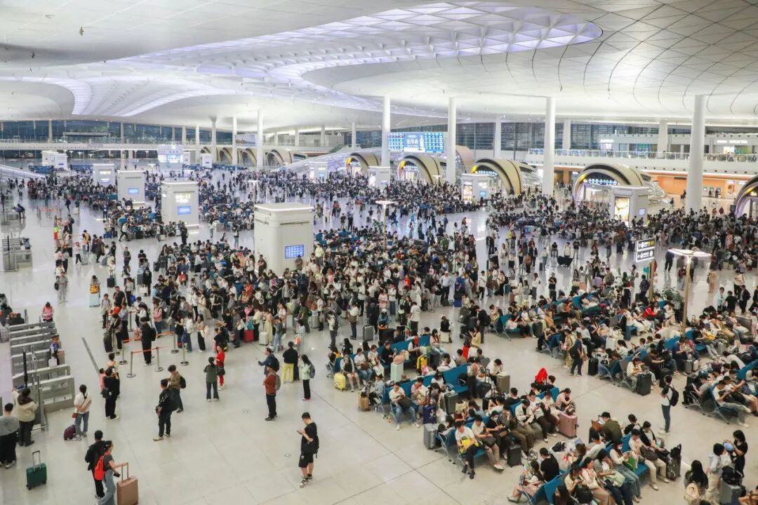 國(guó)慶中秋返程鐵路客流量_高速行車(chē)安全提示_出行提示