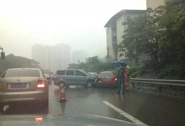 夏季疲勞駕駛預(yù)防_出行提示_夏季行車(chē)安全提示