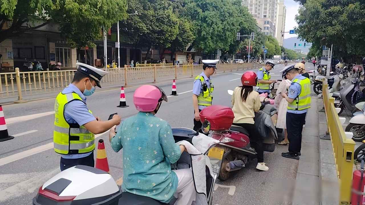 限行_電動(dòng)車新規(guī)_超標(biāo)車處罰