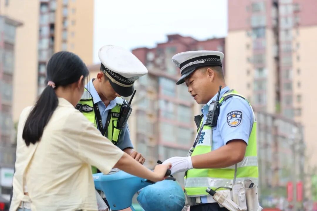 出行提示_國慶節(jié)高速免費(fèi)通行時(shí)間_國慶中秋雙節(jié)出行安全提示